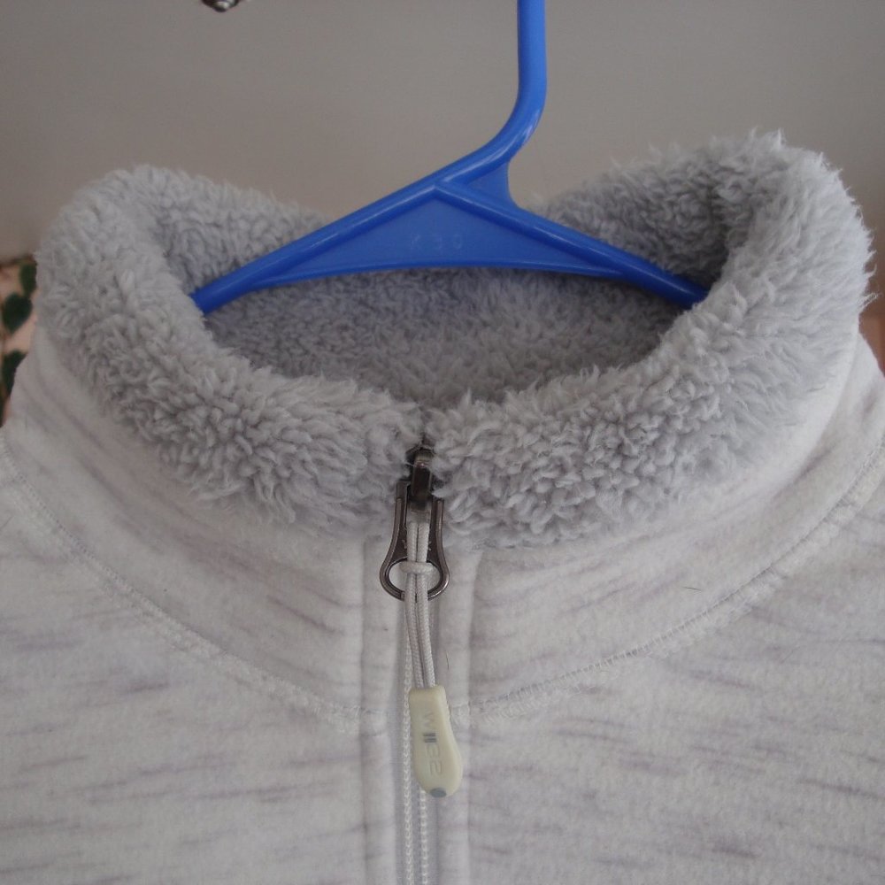 Fleece lined high/low gray jacket M